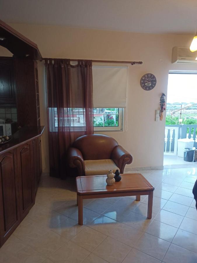 Appartamento Giannis House In Kíssamos Esterno foto